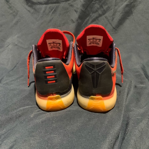 Kobe 10 - Picture 4 of 5